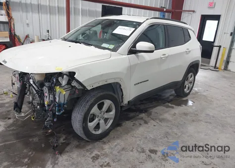 2019 Jeep Compass Latitude 4X4 z USA, uszkodzony, nr VIN 3C4NJDBB5KT593479